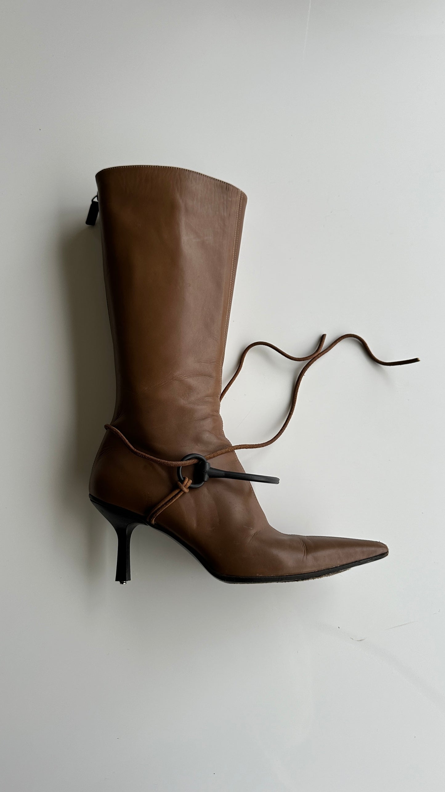 gucci by tom ford fw 2004 leather horse-bit rope boots