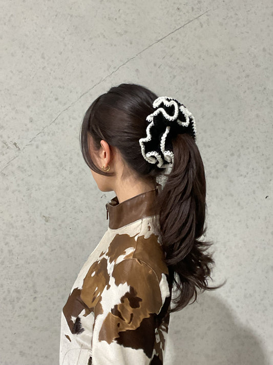 eina handmade scrunchie black with white trim