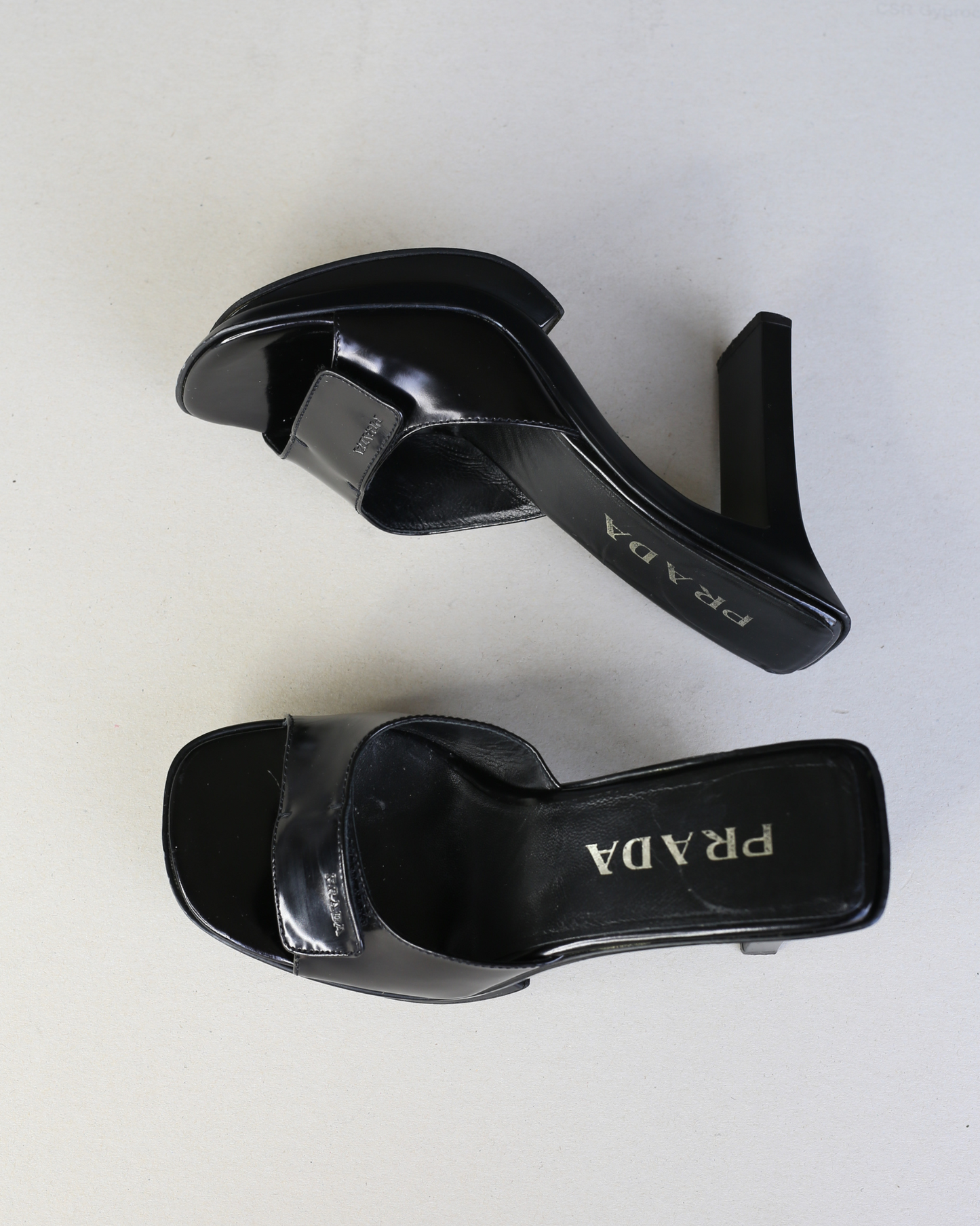 prada ss 1999 split sole platform heels (rare)