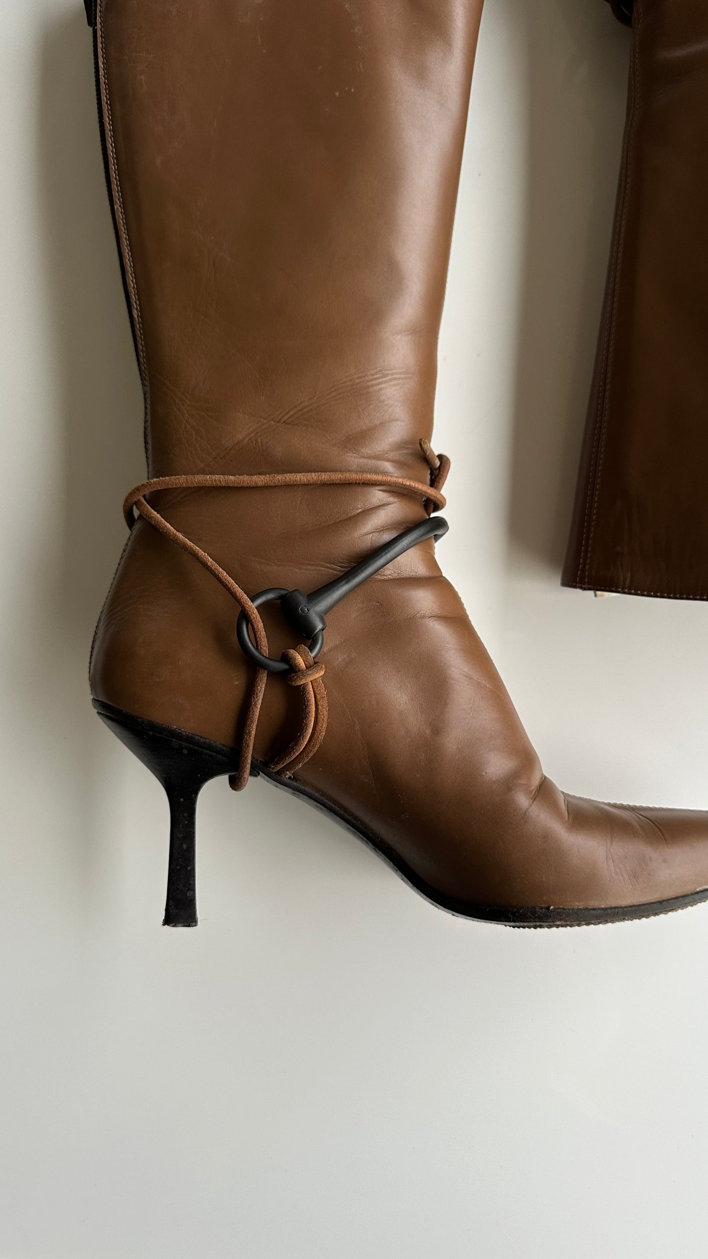 gucci by tom ford fw 2004 leather horse-bit rope boots